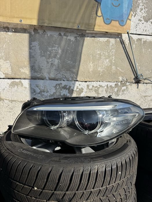 Far stanga BMW F10 - F11 original facelift stare perfecta