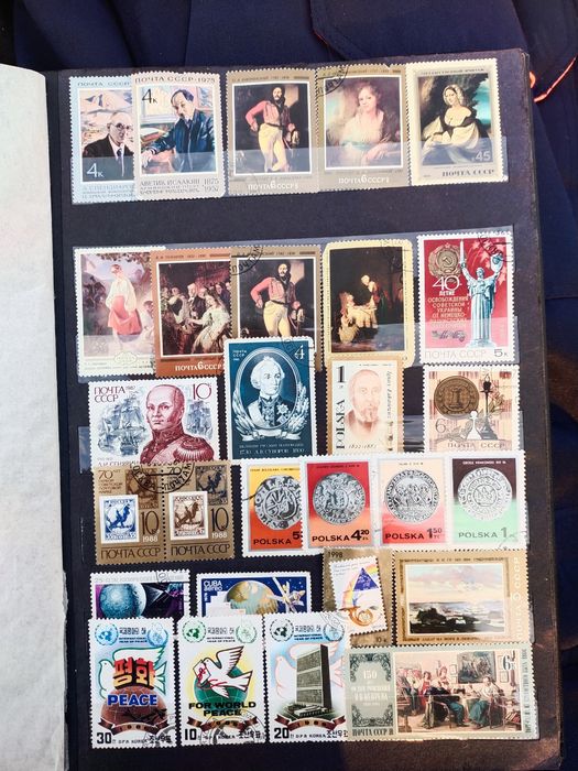 Продам альбом с марками