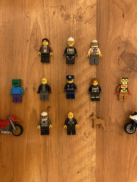 Lot 10 figurine LEGO City + Minecraft