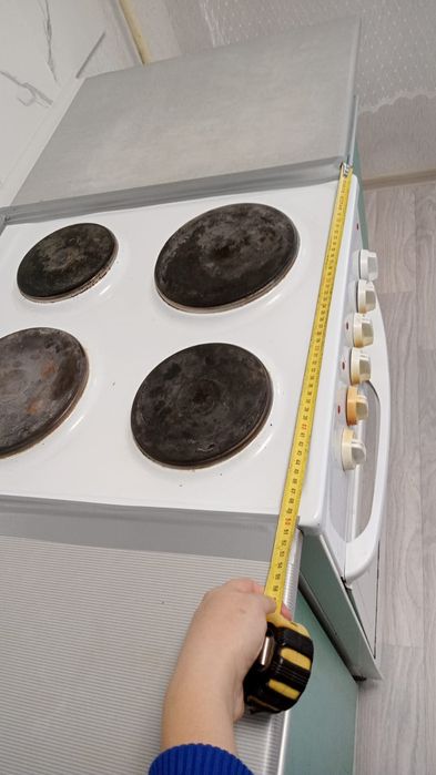 Продам кухонный гарнитур и плитку