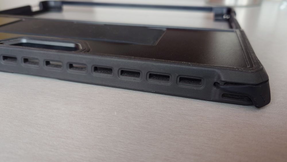 Кейс за таблет Microsoft Surface Pro 9