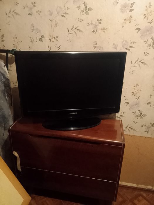 Продам телевизор Самсунг плазма