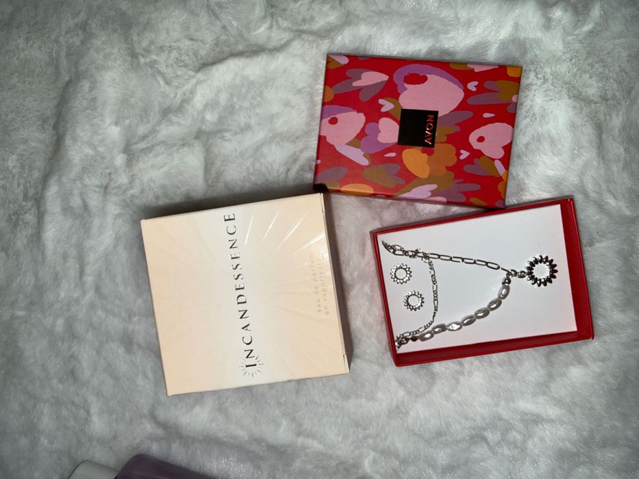 Set colier, cercei si parfum