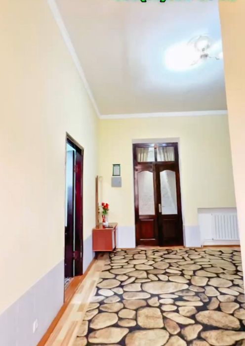 Ховли сотилади. 6 сотих. Коттедж саехат