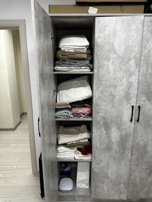 Продам шкаф 1,6 х 2 х 0,5 м