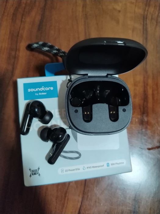 Наушники AirPods