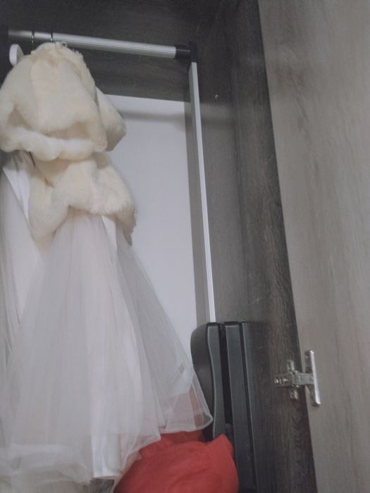 Продам угловой шкаф