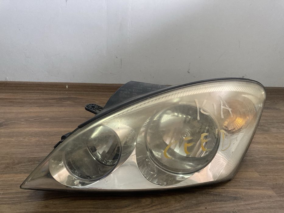 Ляв фар за Kia Ceed / Киа Сийд 2007г