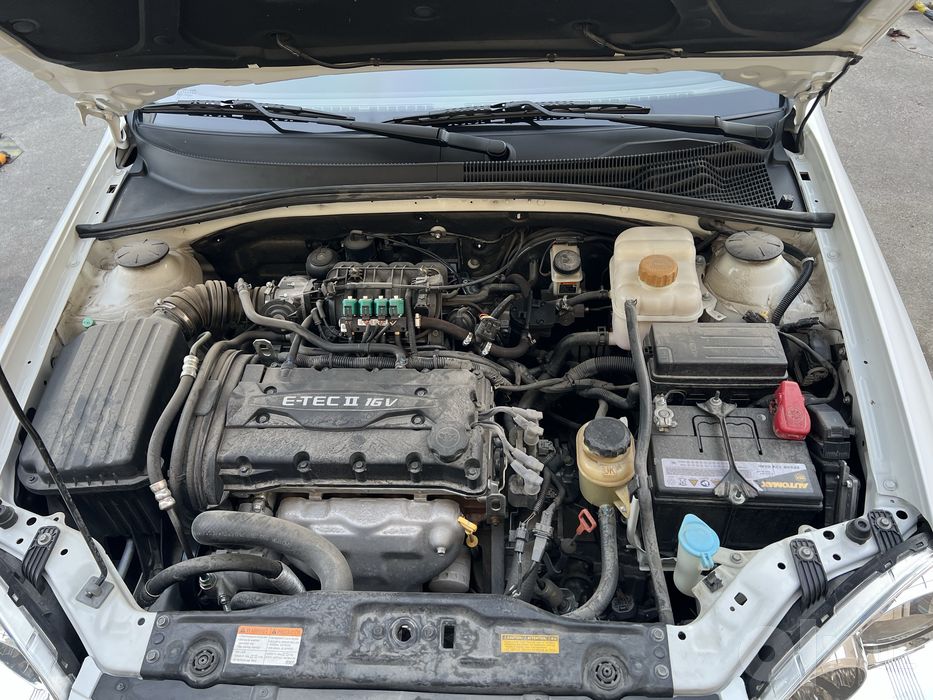 Lacetti  1.6  афтомат . 2012