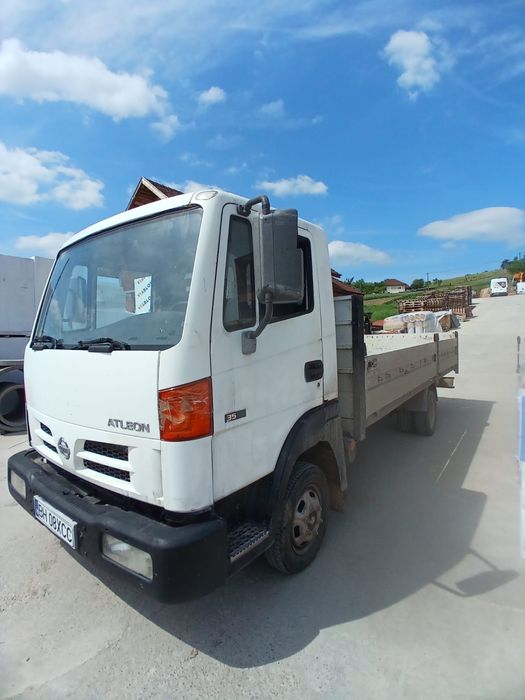 Nissan Atleon 3000