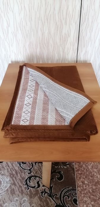 Продам покрывало на кровать