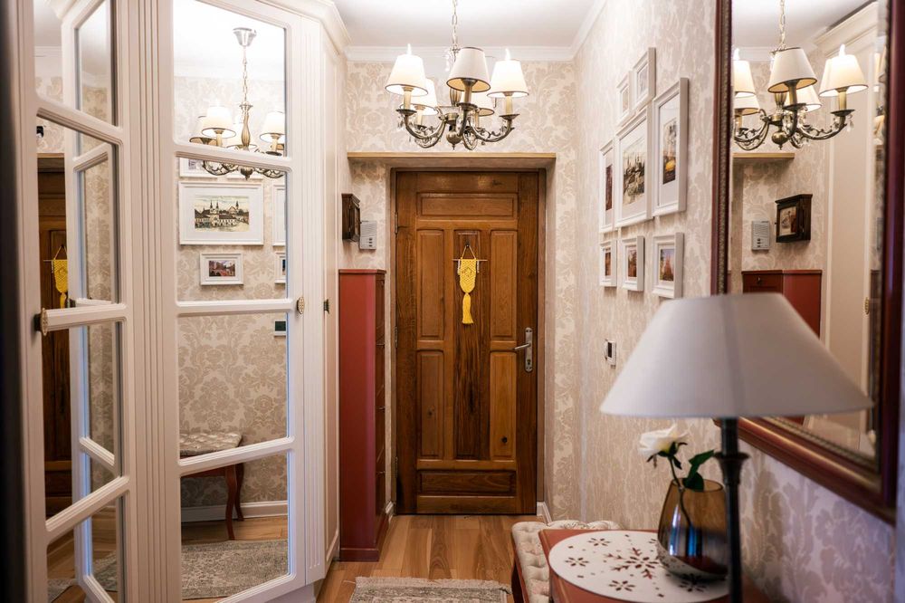 [VÂND] Apartament 3 Camere Premium | Etaj 3 | Mobilat la Comandă + Loc Parcare Supravegheat – Plopeni Central