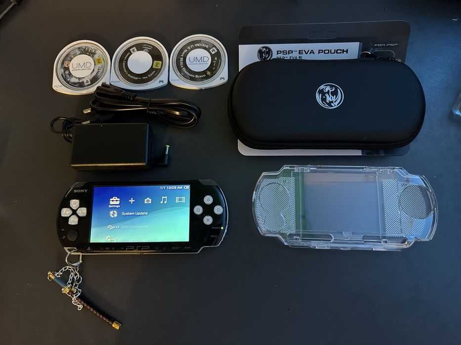 Sony PSP 3000 Modată, 32GB, Butoane Albe + Hard Case + Jocuri GRATIS