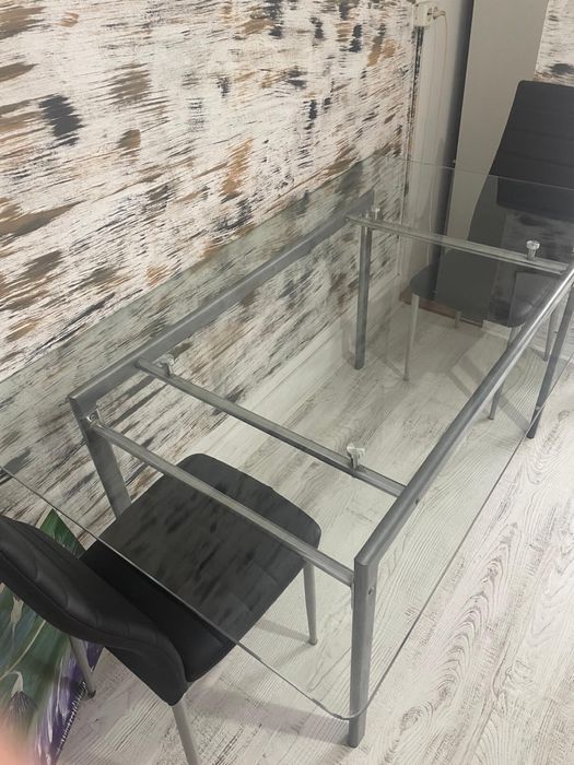 Masa de sticla cu scaune