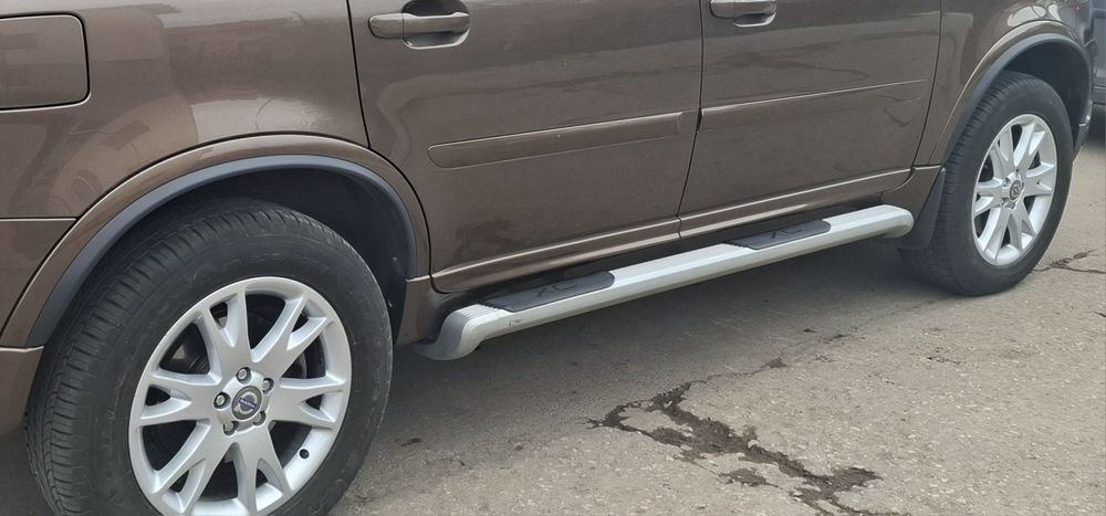 Продавам 4 броя перфектни 18 цолови лети джанти с чисто нови гими