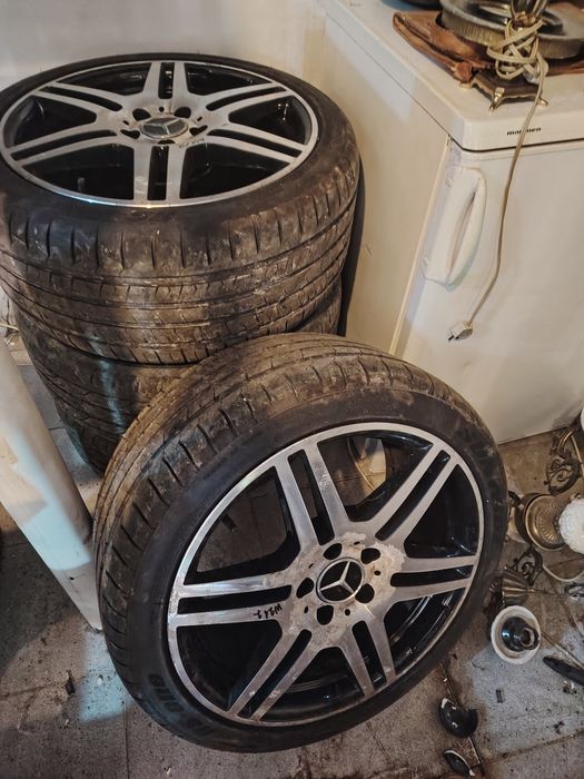 Mercedes AMG джанти и летни гуми 18 ки състояние много добро