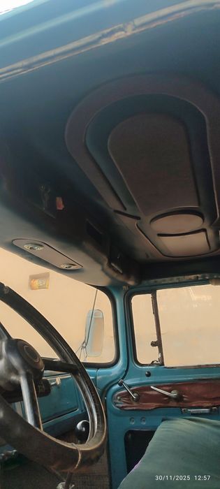 ZIL 130 ishlab yurgan