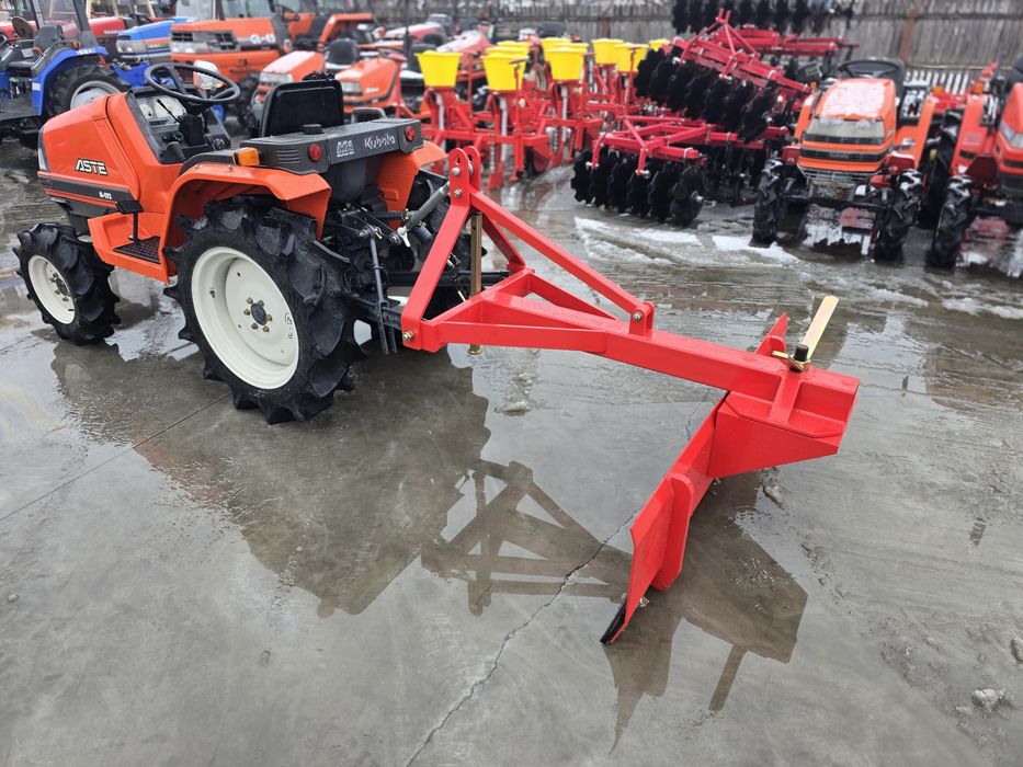 Lama zapada/ Nivelator/ Tractor japonez