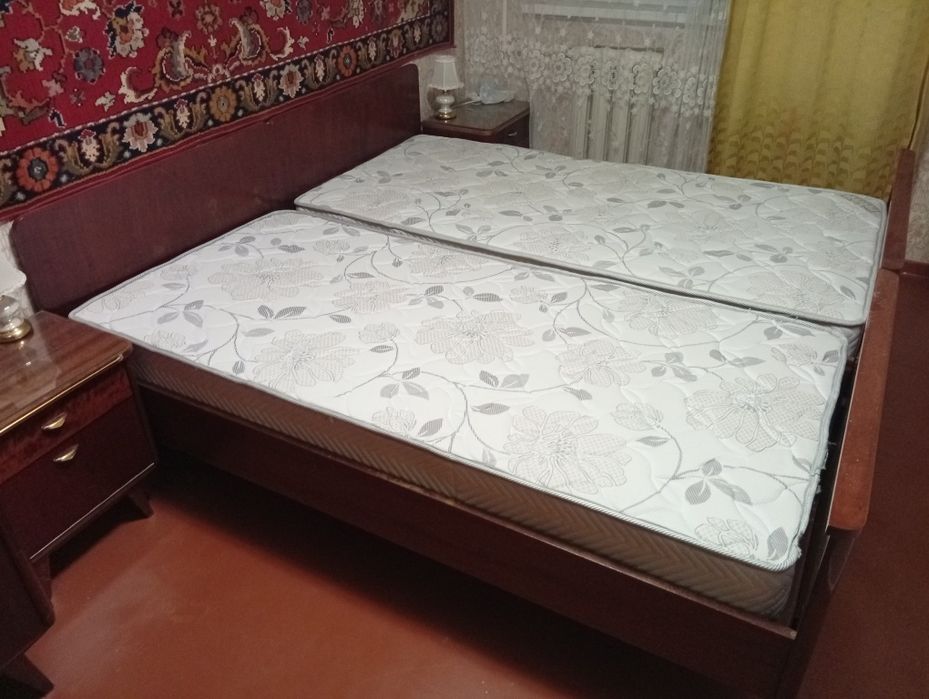 Продам спальный гарнитур (Румыния)