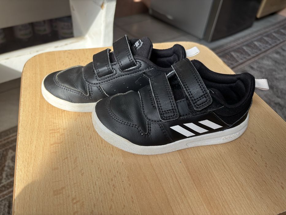 Adidasi Adidas corespunde nr 26