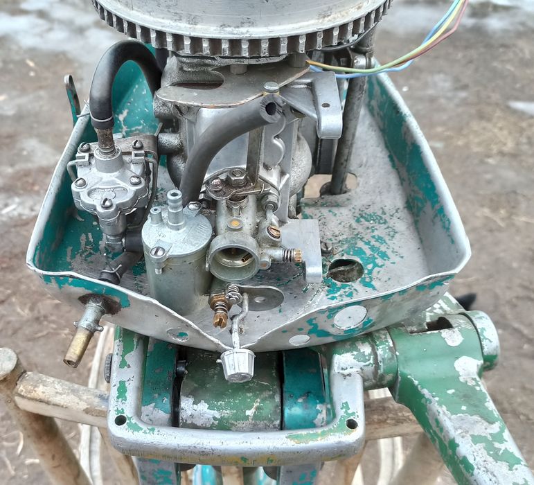 Лодочный мотор ветерок 8