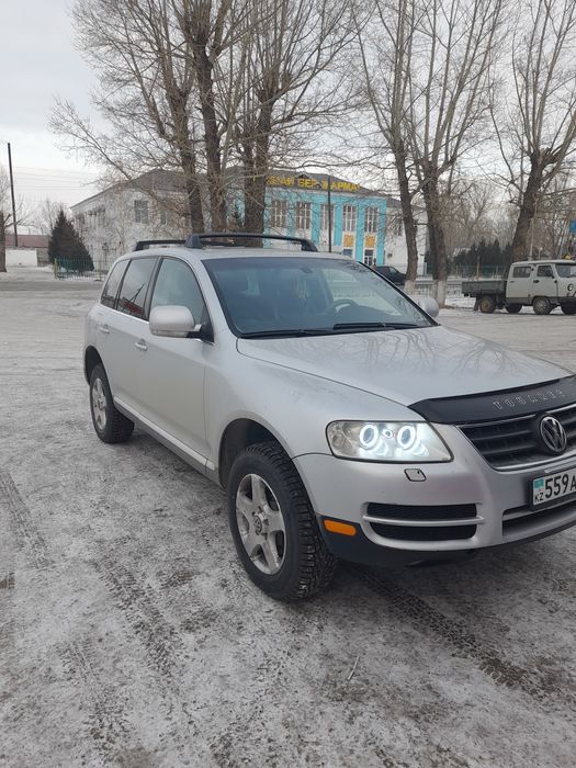 Автомобиль volkswagen touareg