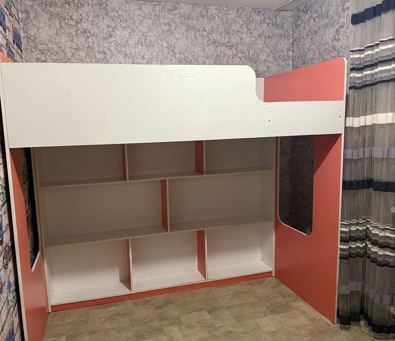 Продам десткую кровать 2 этаж