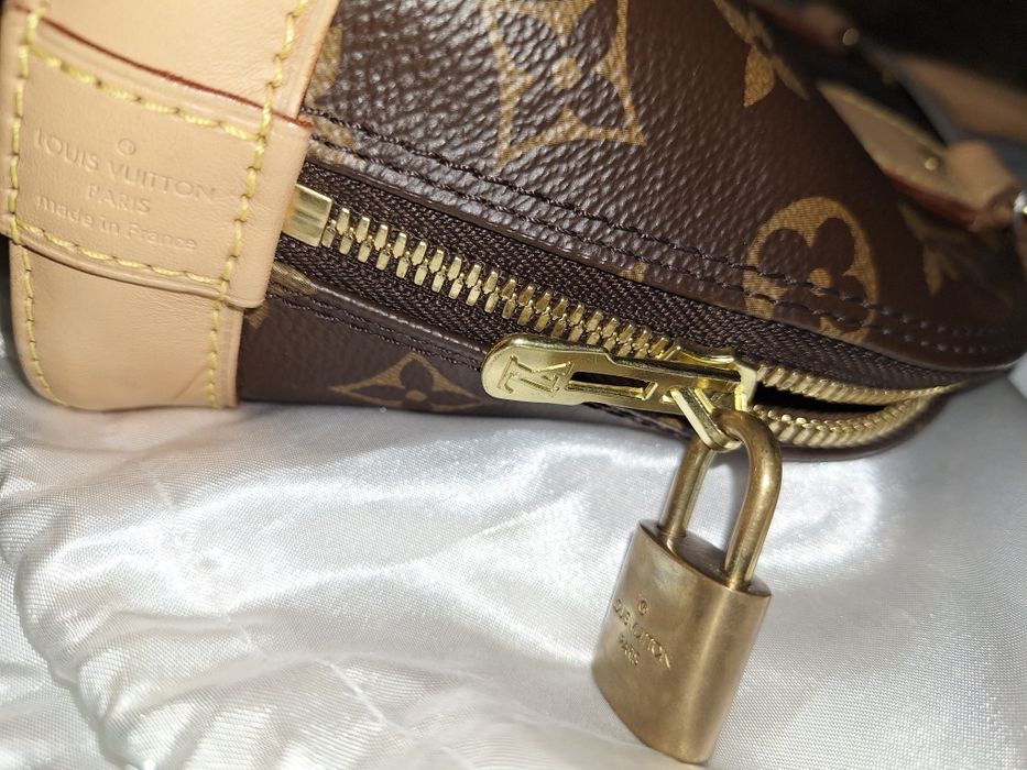 Geanta Louis Vuitton Alma