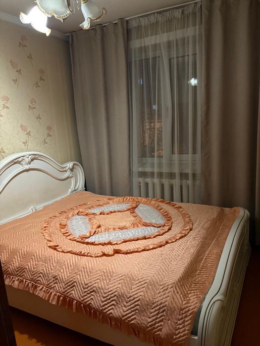 Продам кровать и 2 тумбочки
