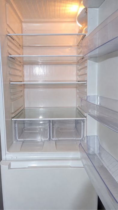 Холодильник INDESIT
