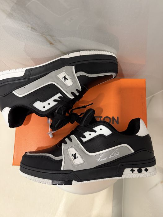 *FULL BOX* Louis Vuitton Trainer Black Premium