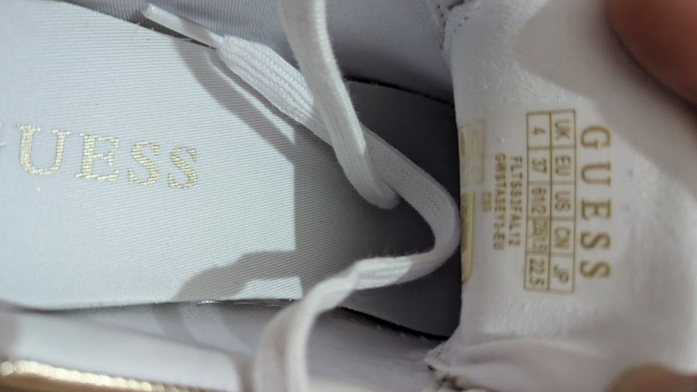 Дамски обувки Guess 37