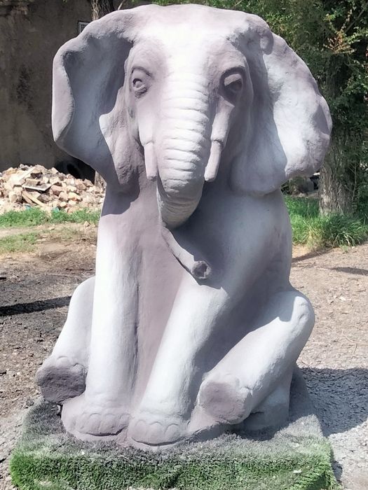 скульптуры львов