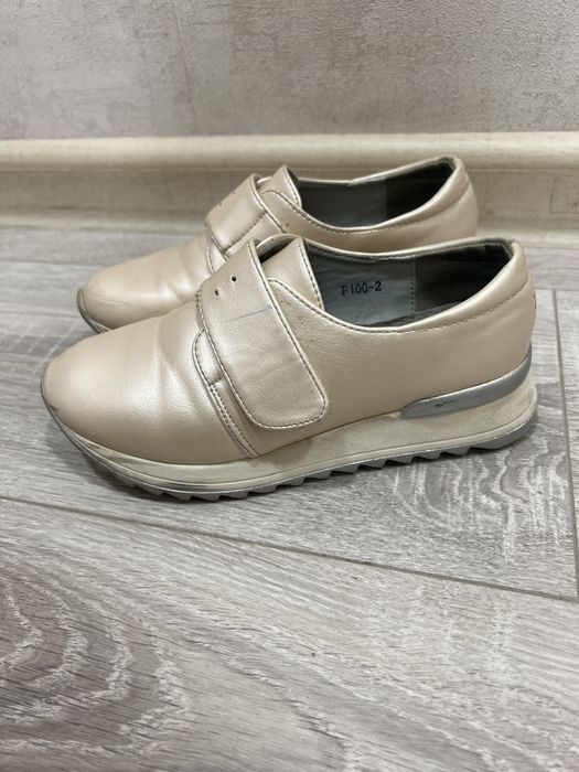 Кроссовки на девочку