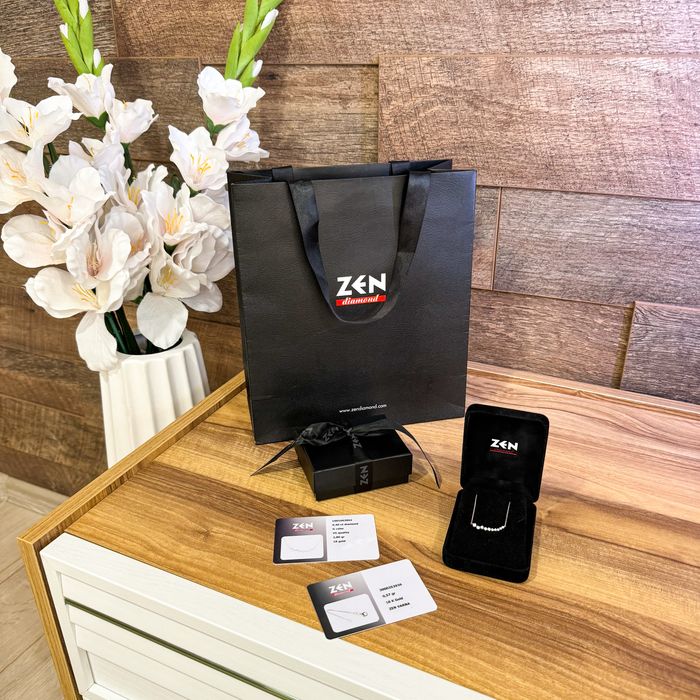 18 каратово златно колие с диаманти