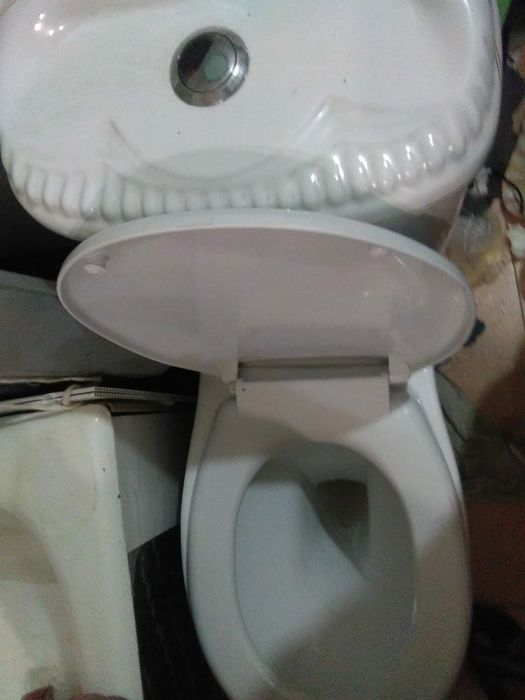 Продам унитаз в хорошем состоянии