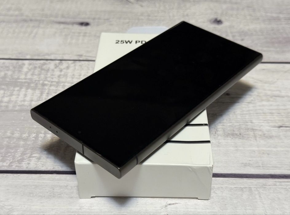 Samsung Galaxy S24 Ultra 512GB / 12GB RAM Titanium Black – Stare foarte bună