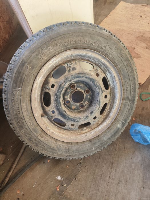 Продам зимнее колесо с диском