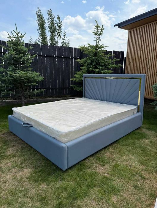 Кровать двуспальная