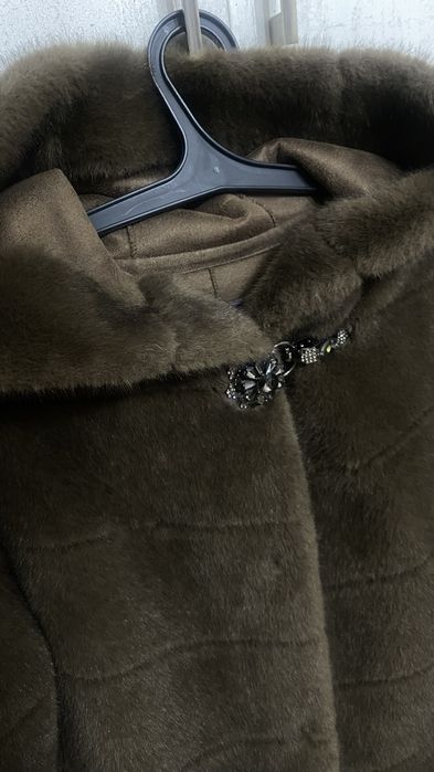 Продам шубу б/у в отличном  состоянии