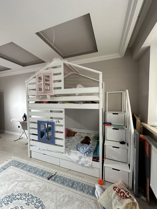 Двухъярусная кровать