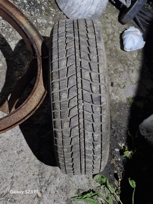 Продам зимний шины дисками 2шт