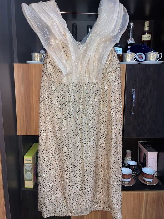 Vand rochie aurie