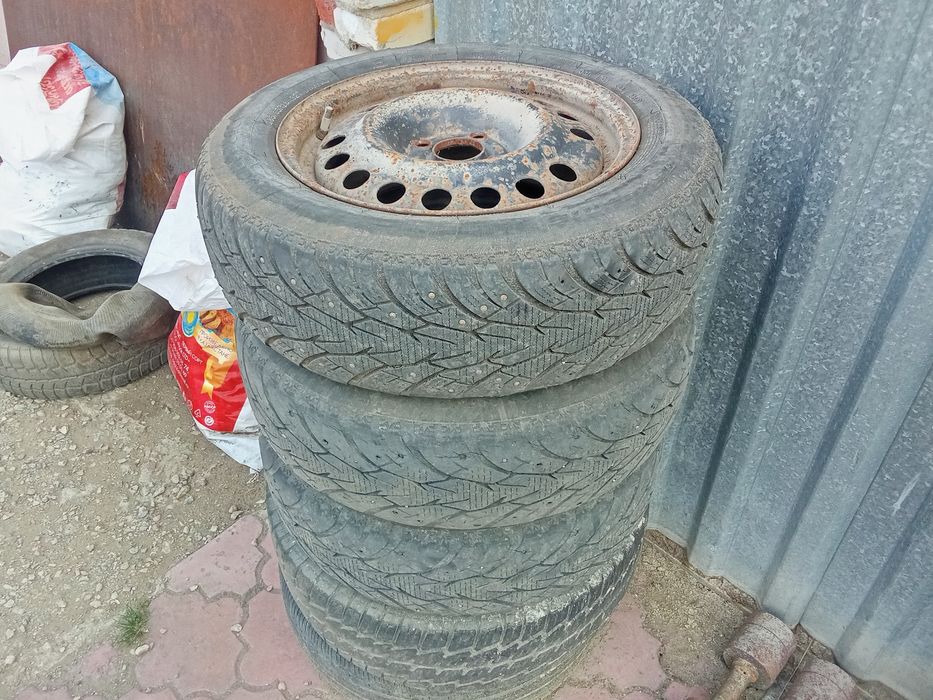 Диски с резиной на ваз 15.