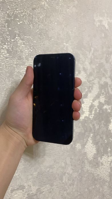 Продаеться Айфон 12