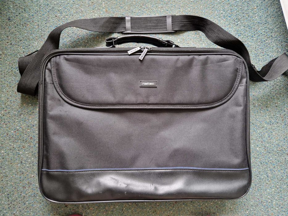 Чанта за лаптоп 16 инча в добро състояние