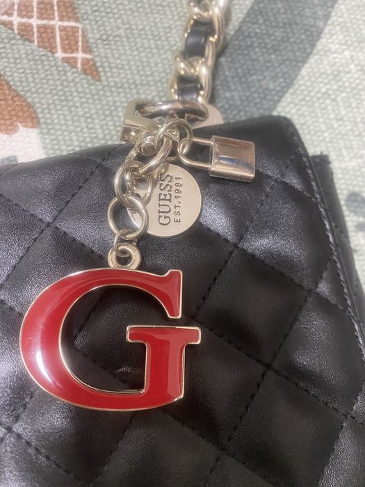 Оригинална чанта Guess