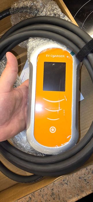 Чисто нова зарядна станция за автомобл 11kw трифазна