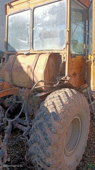 Продаётся ДТ-75 колёсный с плугом