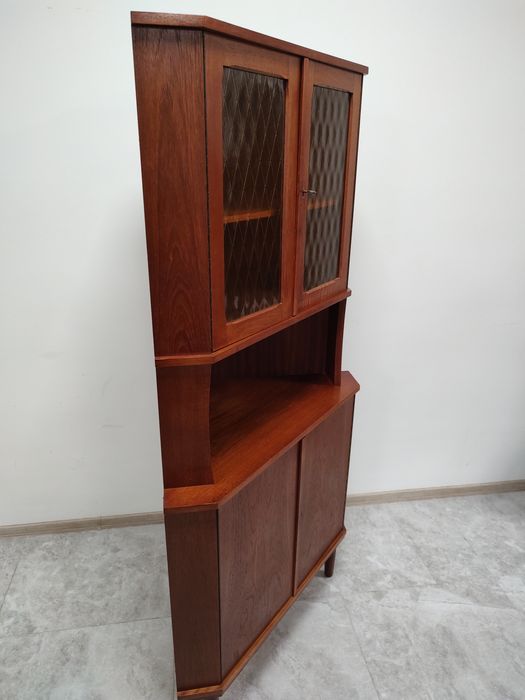 Винтидж ъглова витрина от 60-те Д375